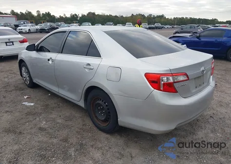 2013 Toyota Camry Le z USA, uszkodzony, nr VIN 4T1BF1FK5DU234232